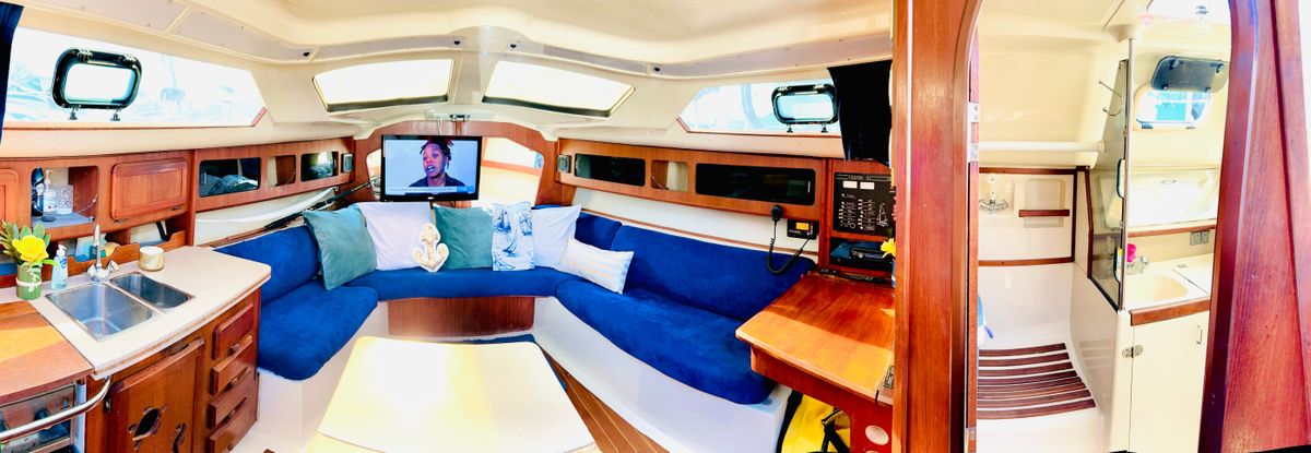 1990 Hunter 32’ Vision
