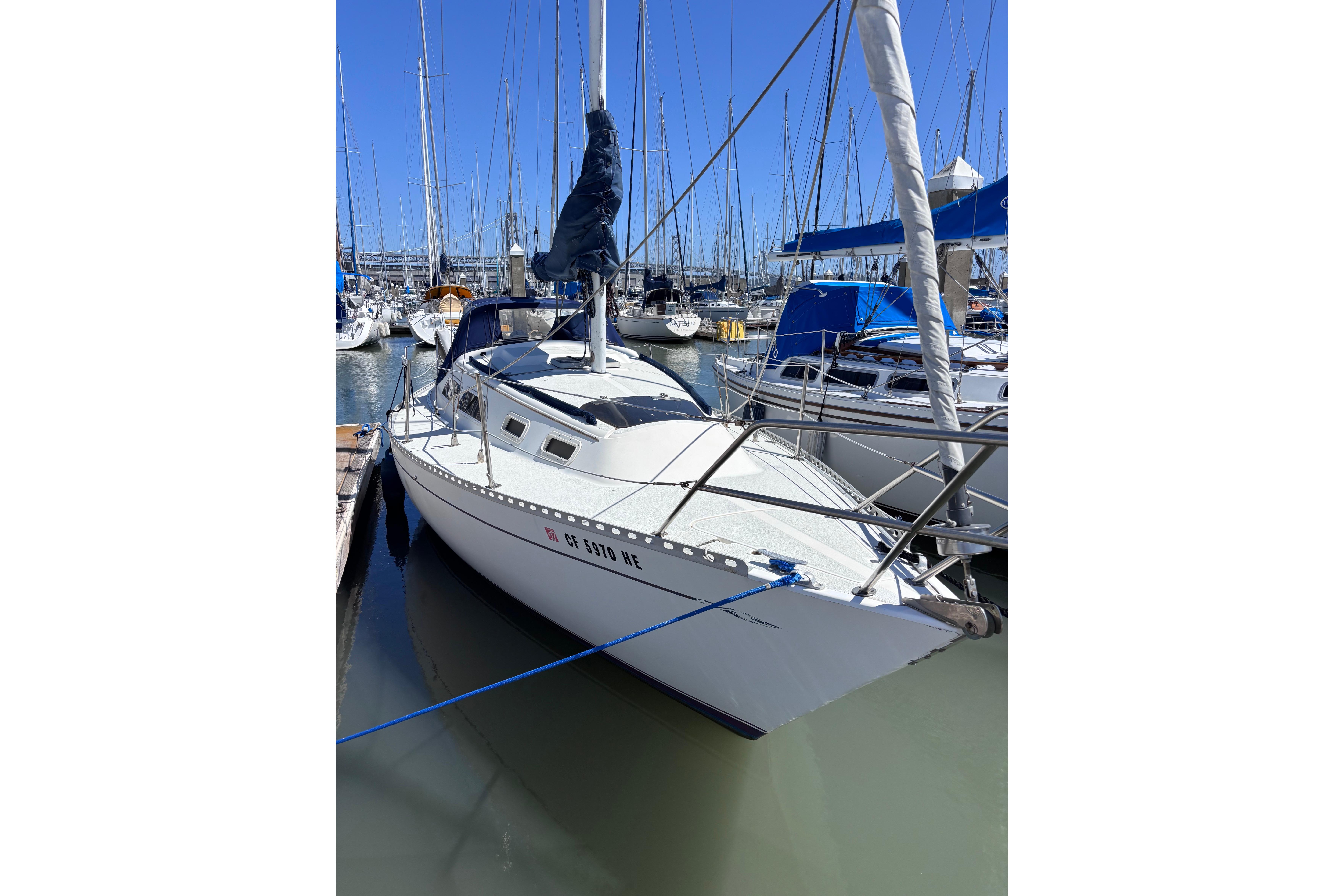 1984 Islander 28