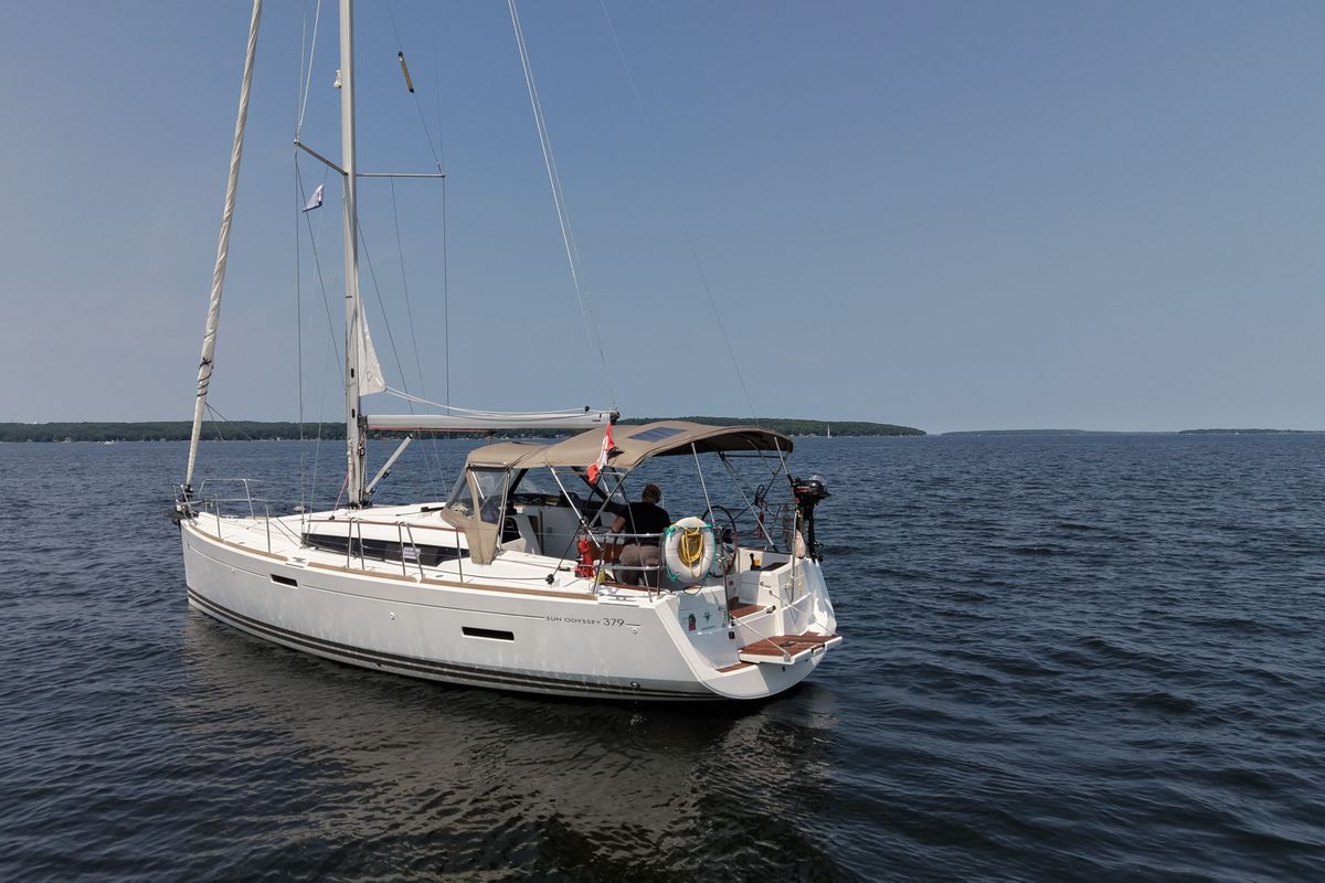 2013 Jeanneau Sun Odyssey 379