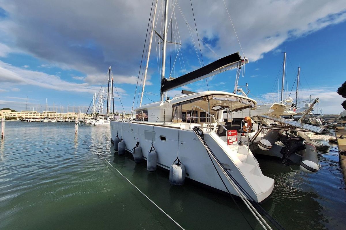2019 Lagoon 450 F for sale in Le Grau-du-Roi, Gard, France 46 ft
