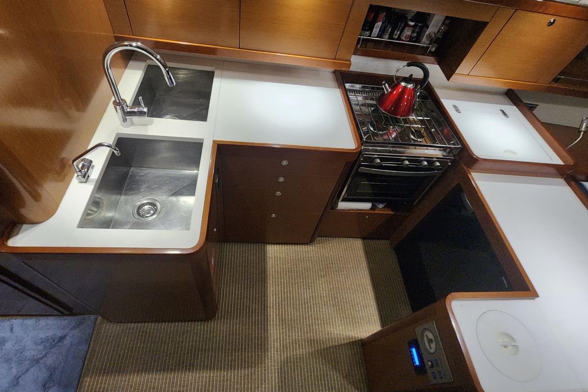 2010 Beneteau Oceanis 58