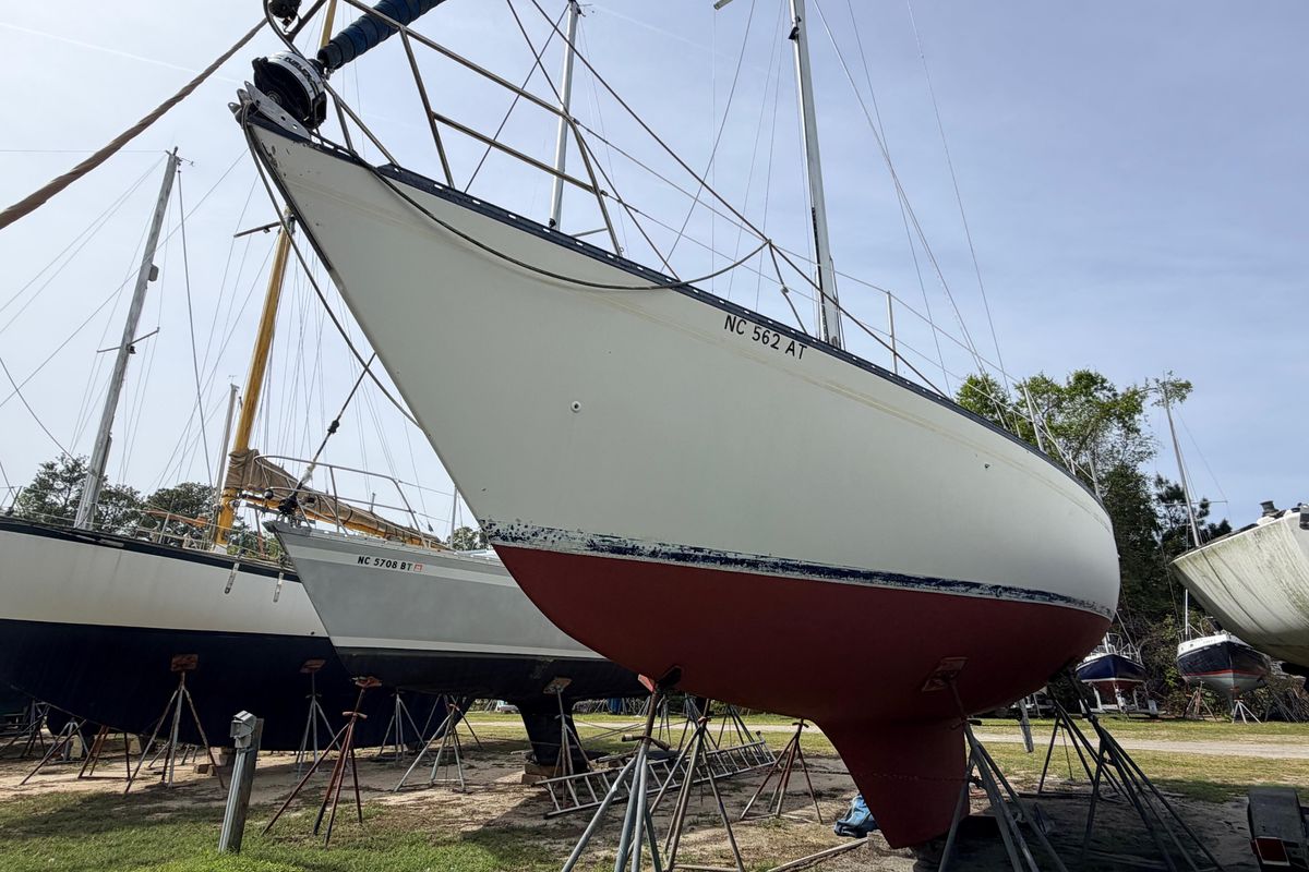 1980 Hunter 37 Cherubini Cutter
