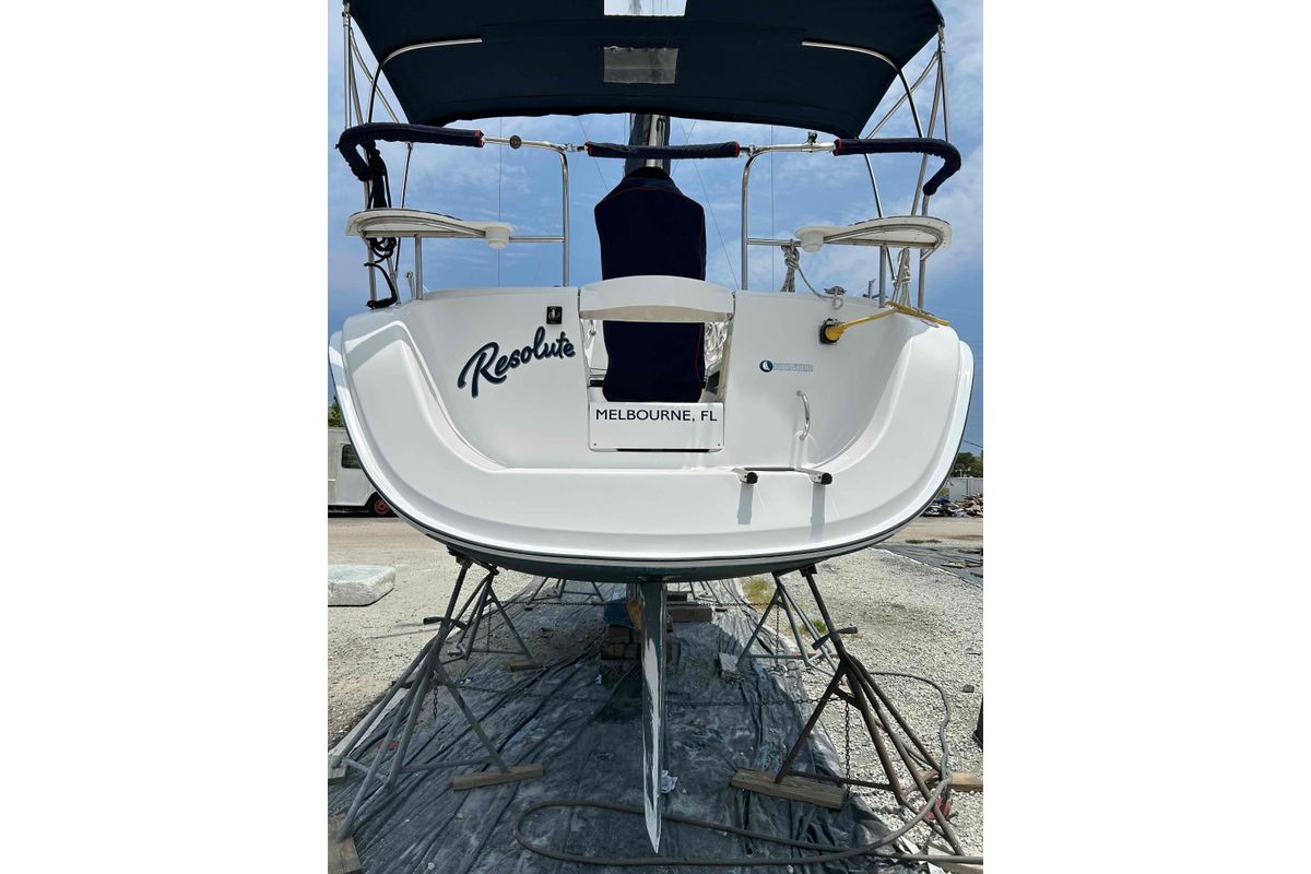 2006 Hunter 27