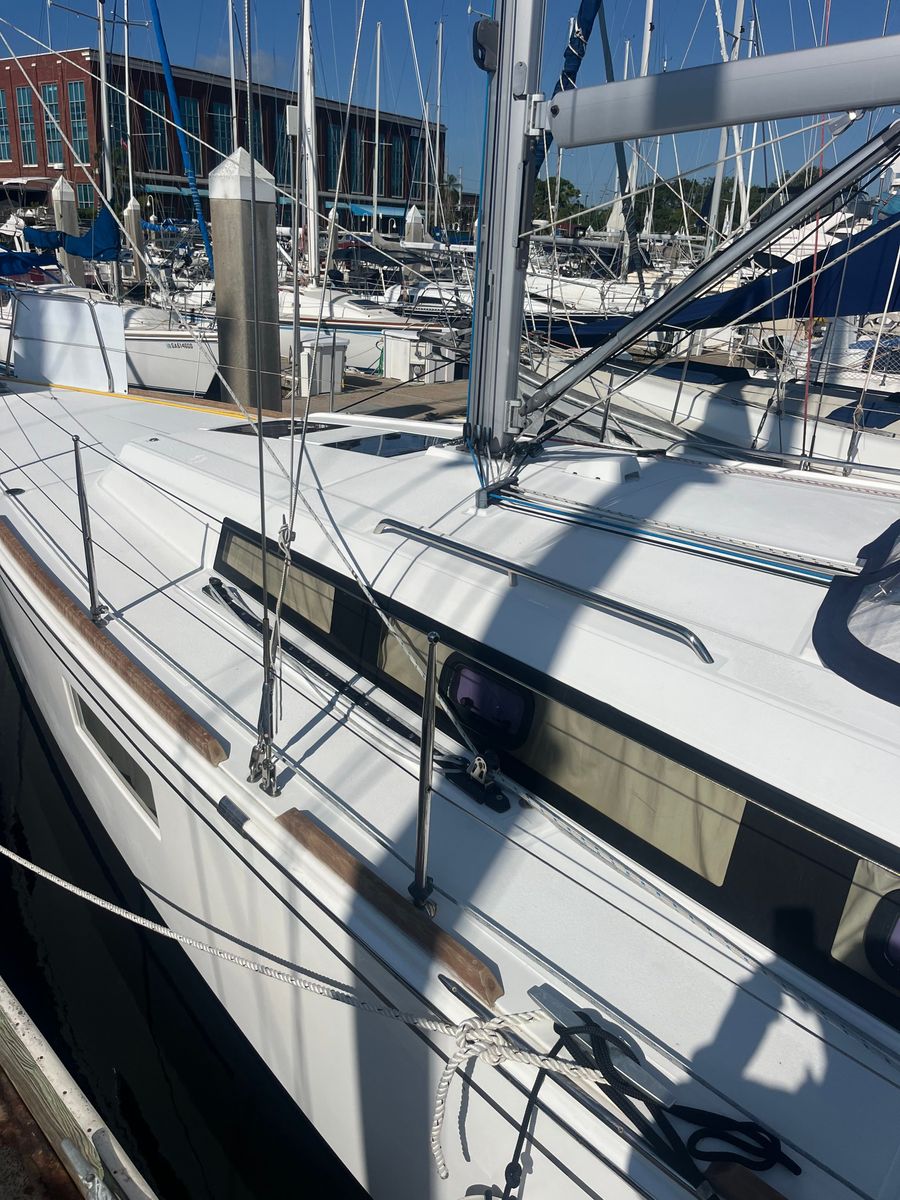 2019 Beneteau Oceanis 38.1