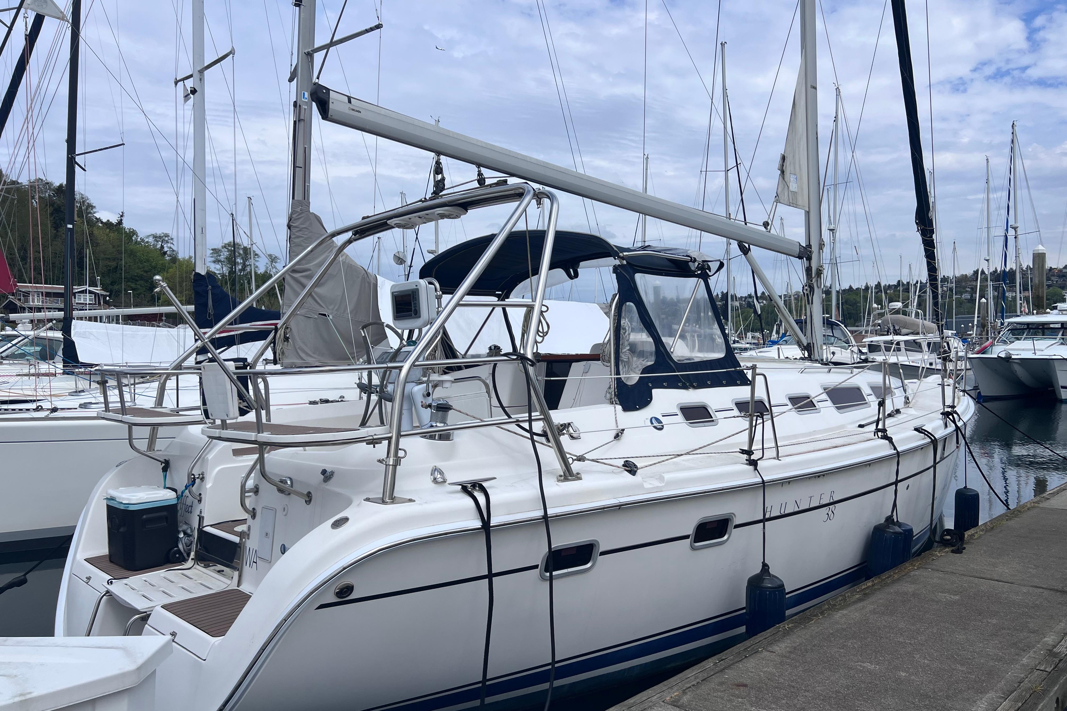 2006 Hunter 38 Boats