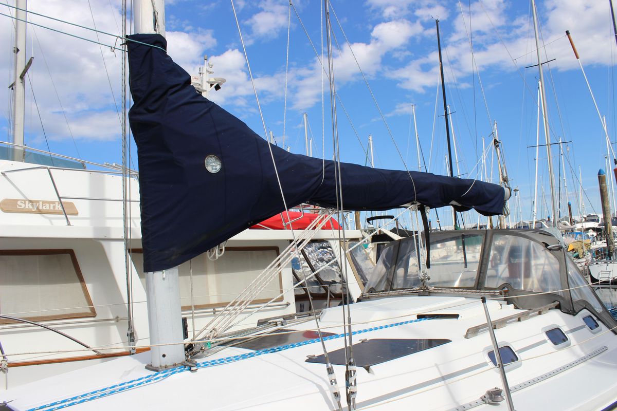 1988 Hunter 33.5