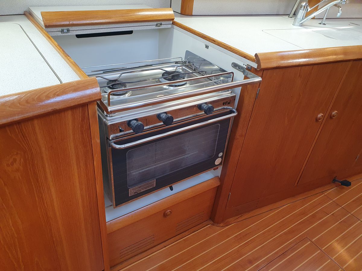 1998 Jeanneau Sun Odyssey 45.2