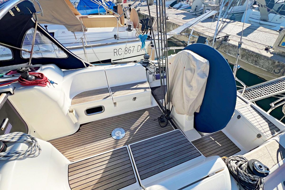 2005 Dufour 40 Performance