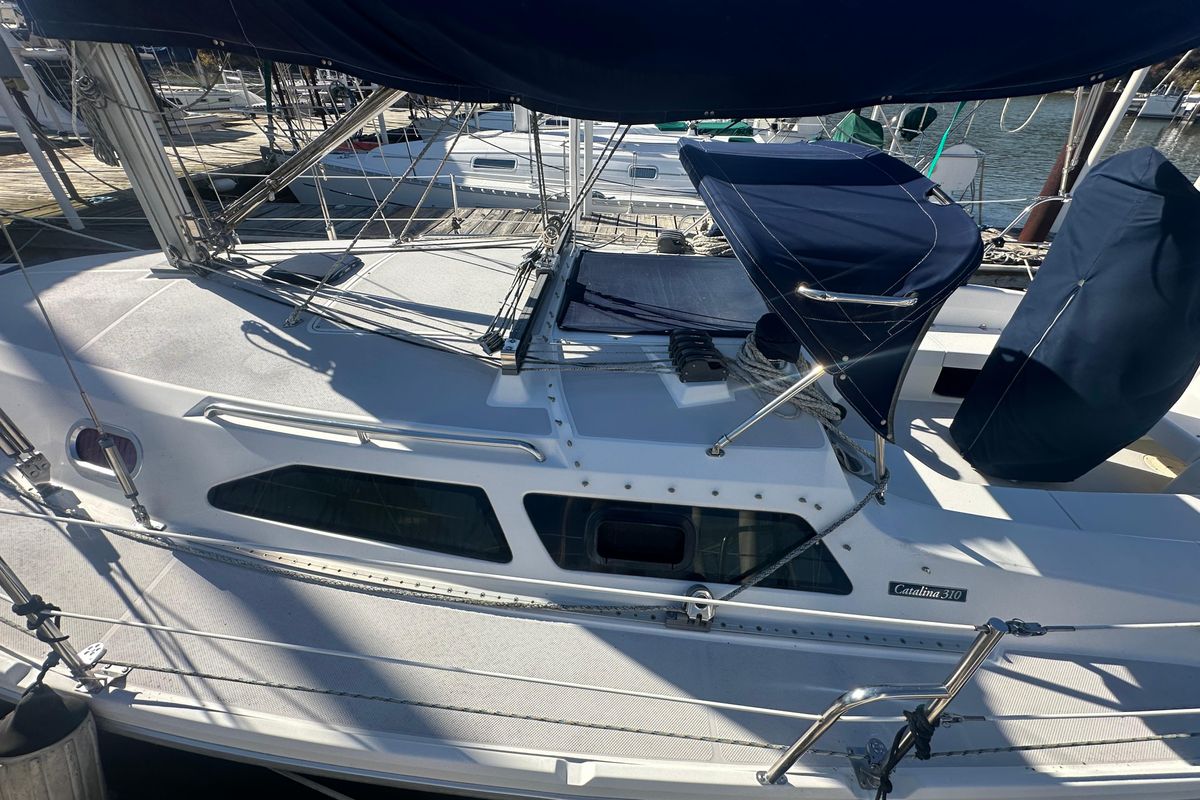 2005 Catalina 310