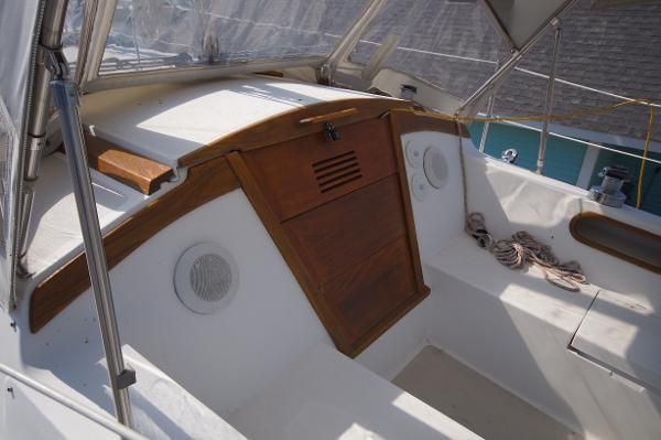 1983 Catalina 30