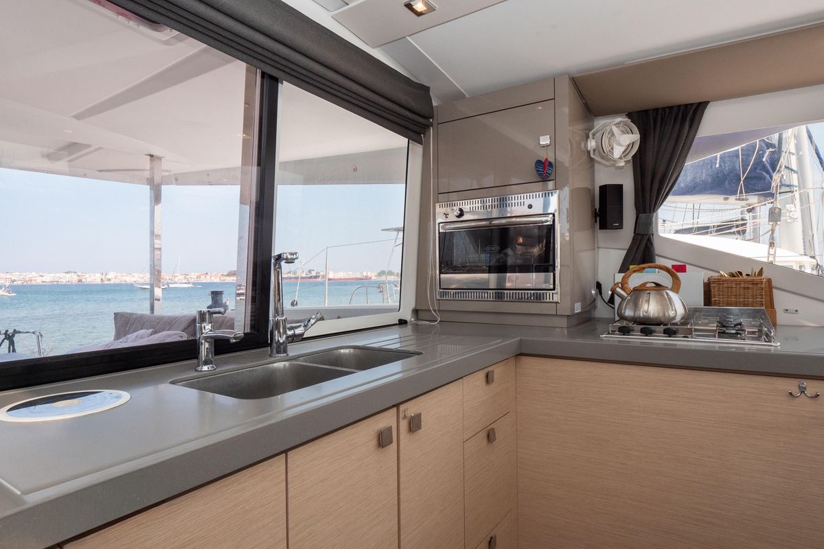 2019 Fountaine Pajot Lucia 40