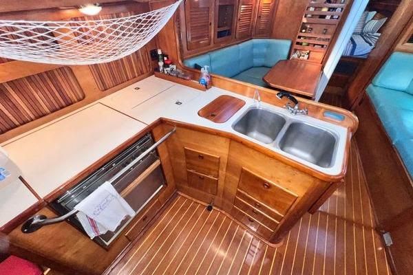 1993 Sabre 38