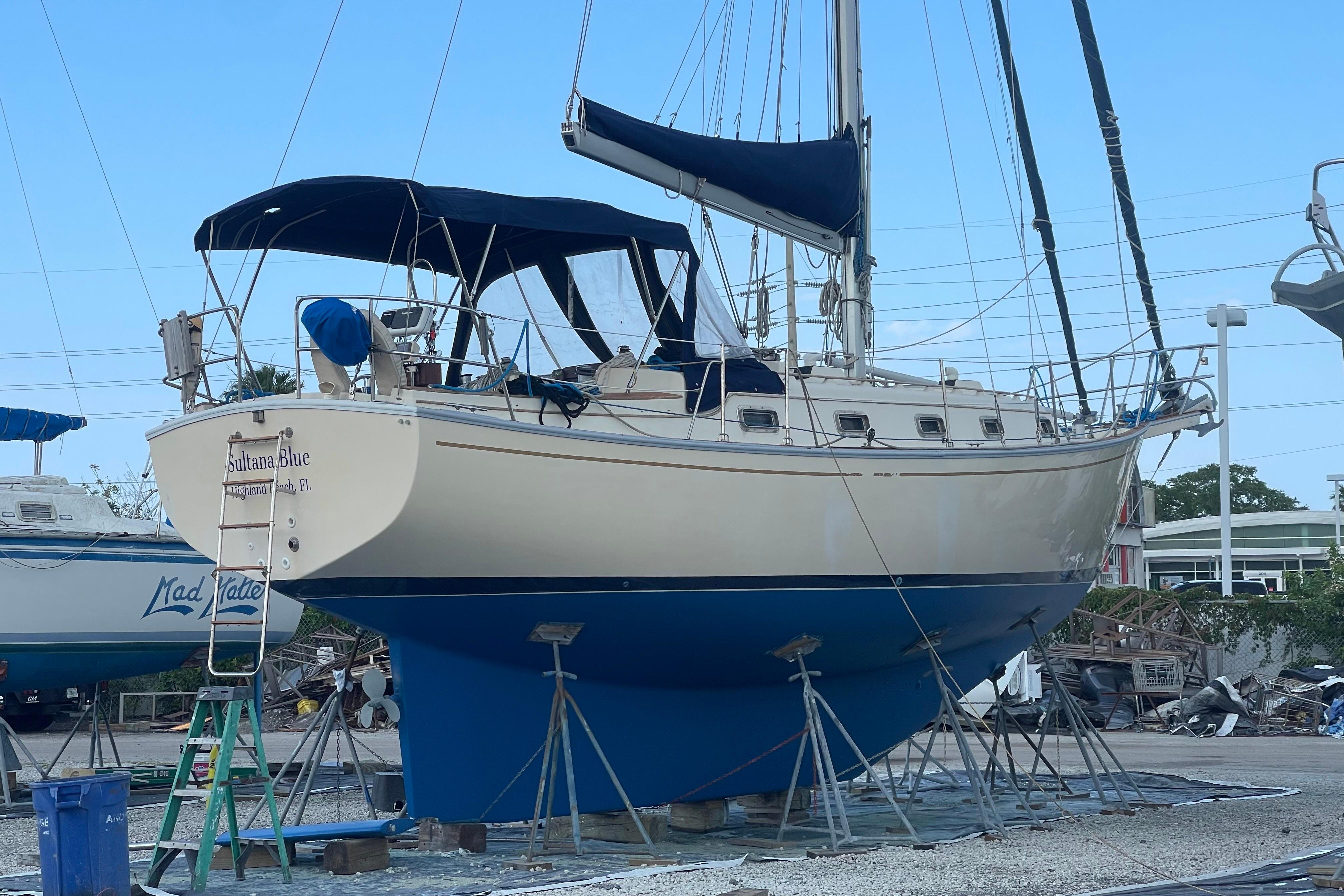 1990 Island Packet 35