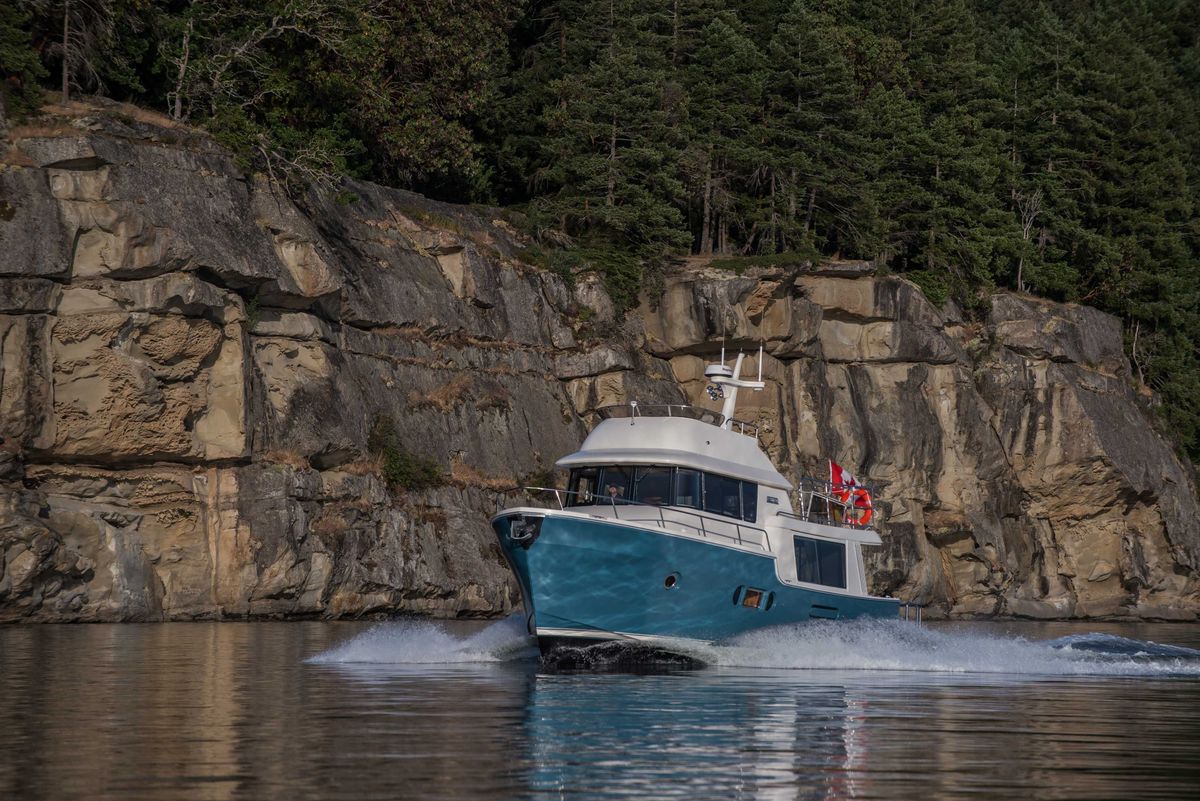 2018 Fathom Yachts 43 Fly Bridge