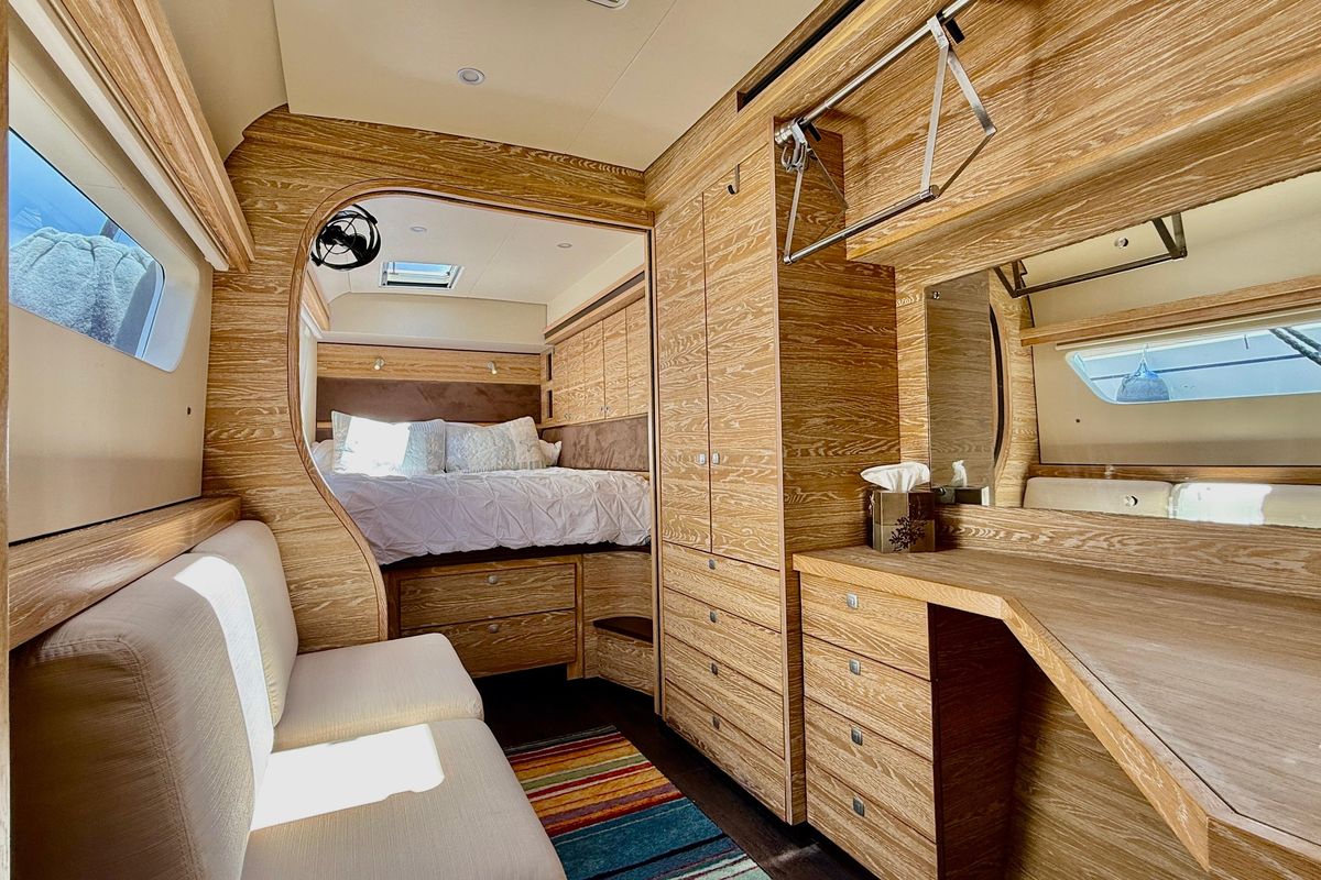 2017 Xquisite Yachts X5