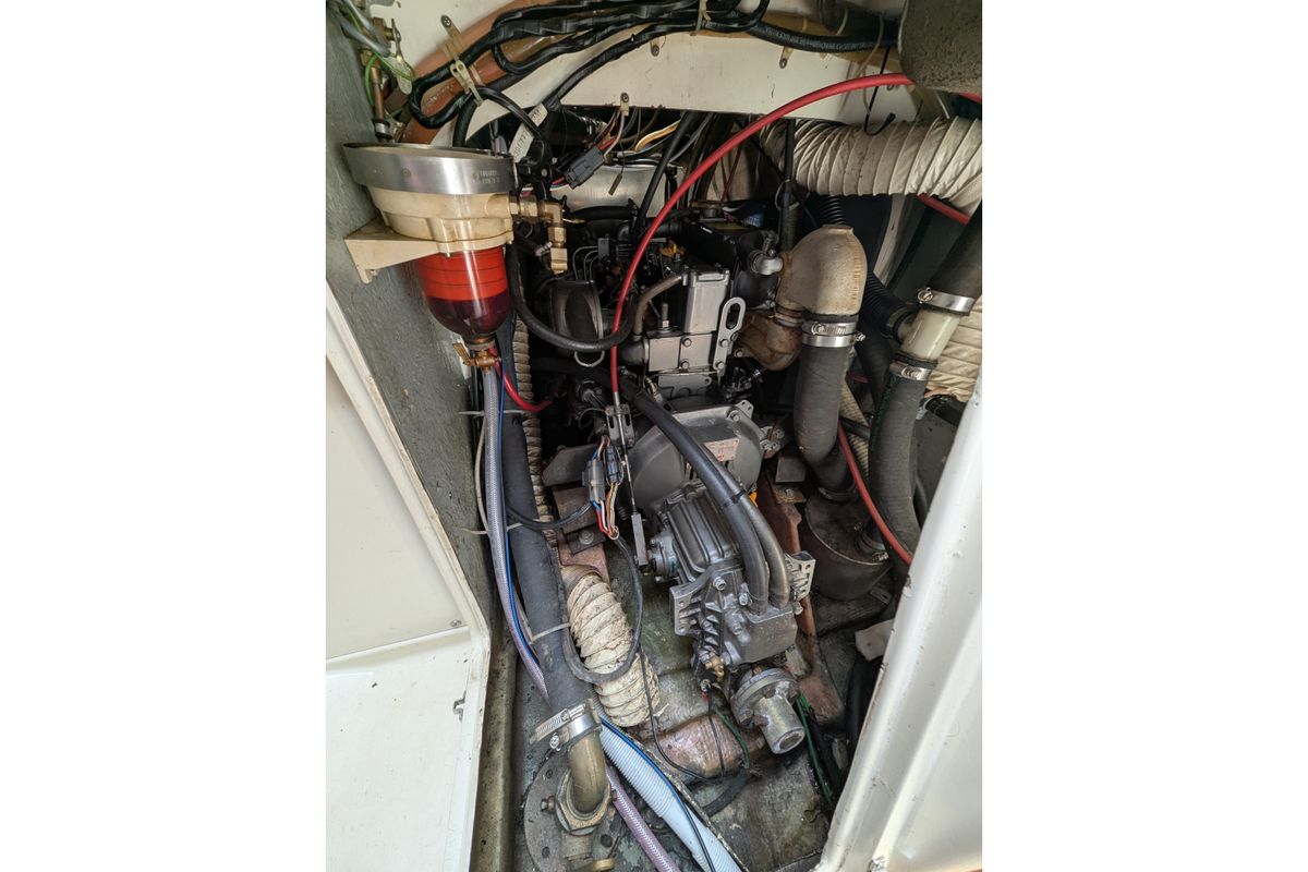 1981 Pearson 323