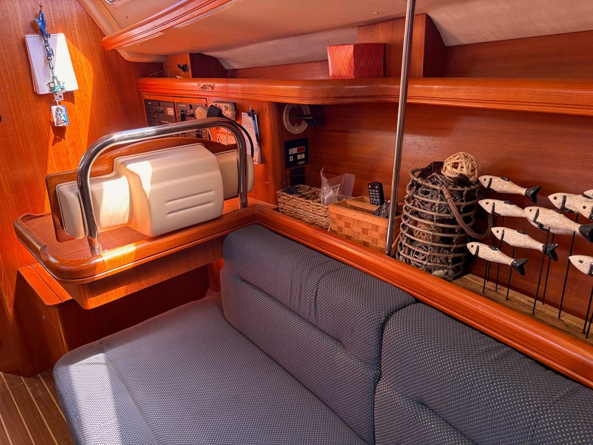 2006 Hunter 38