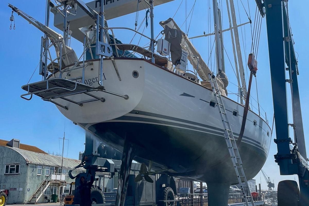 2002 Oyster 62
