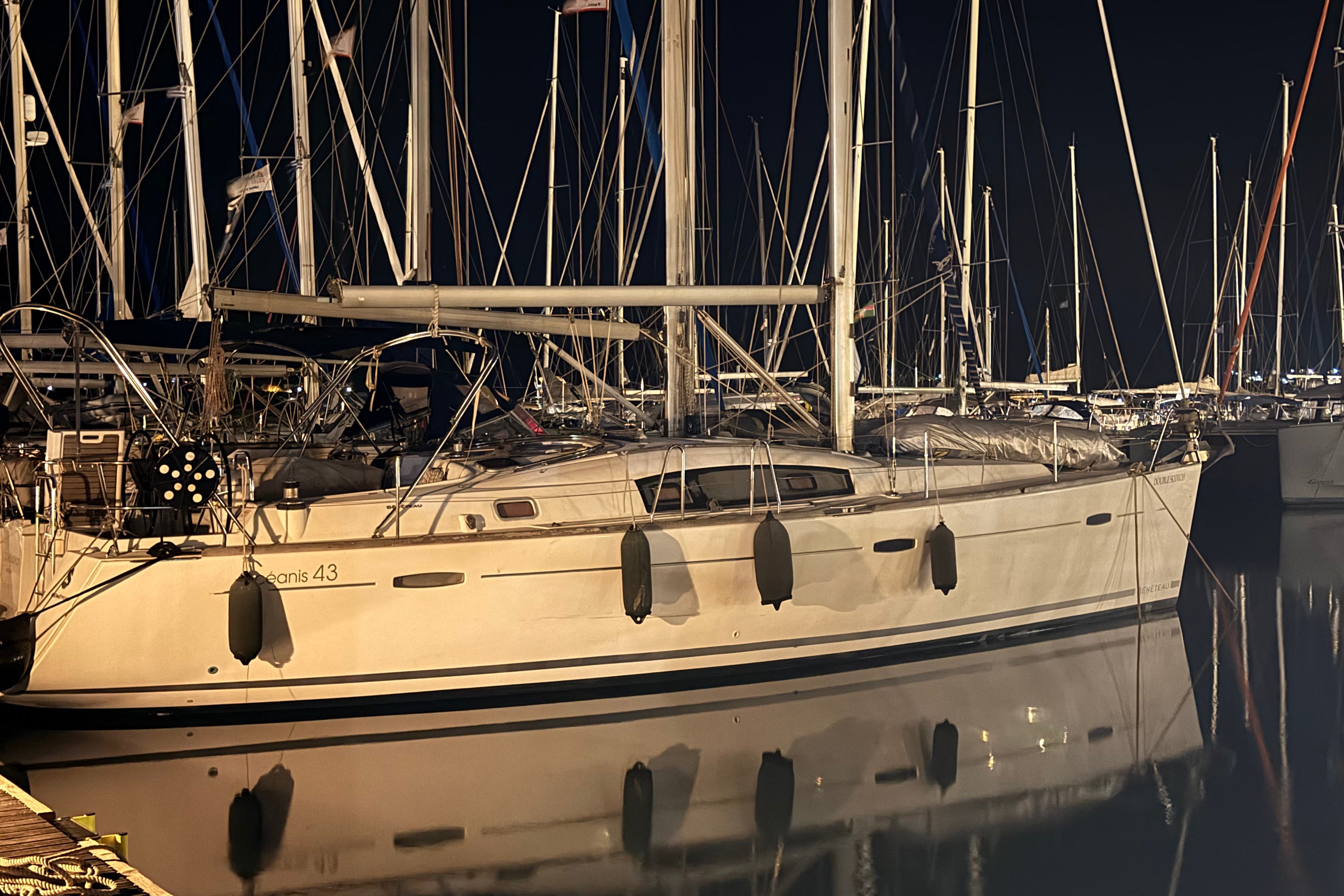 2007 Beneteau Oceanis 43 for sale in Lefkada, Greece