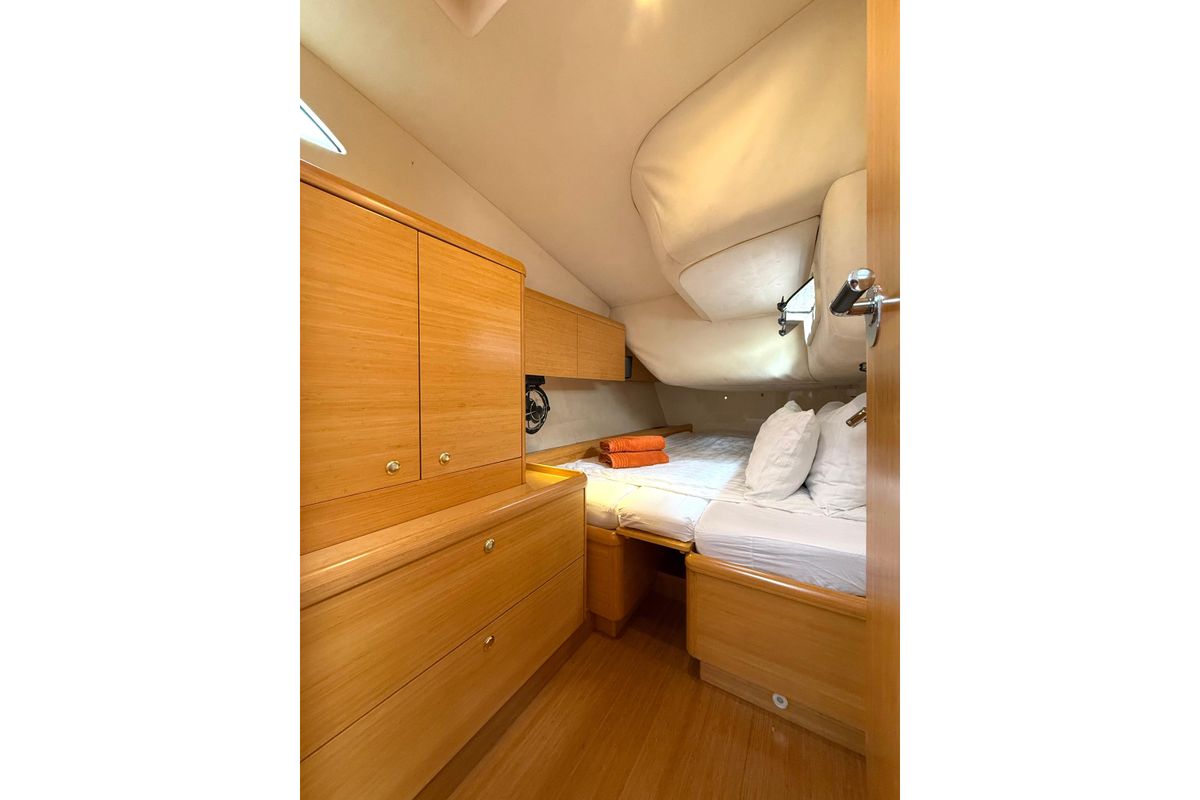2009 Shipman 63
