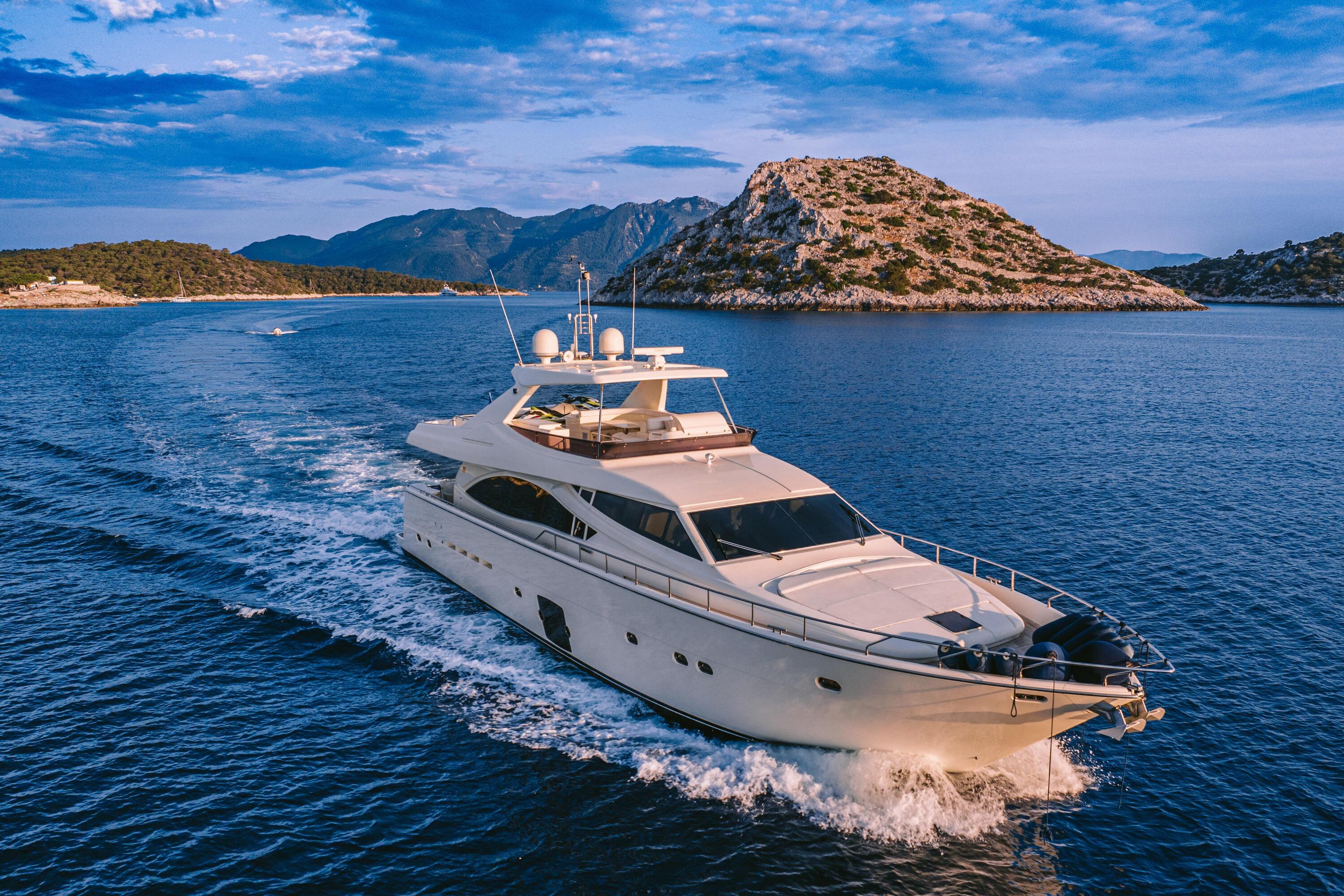 2009 Maybe Not 272' Ferretti Yachts