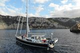 2017 Hylas 63