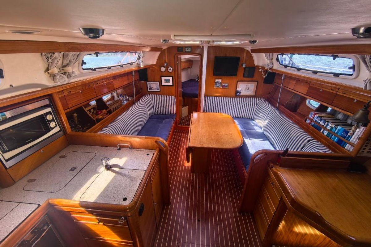 2008 Bavaria Cruiser 38
