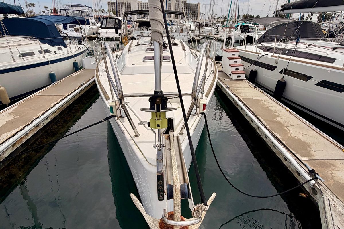 2010 Beneteau Oceanis 34