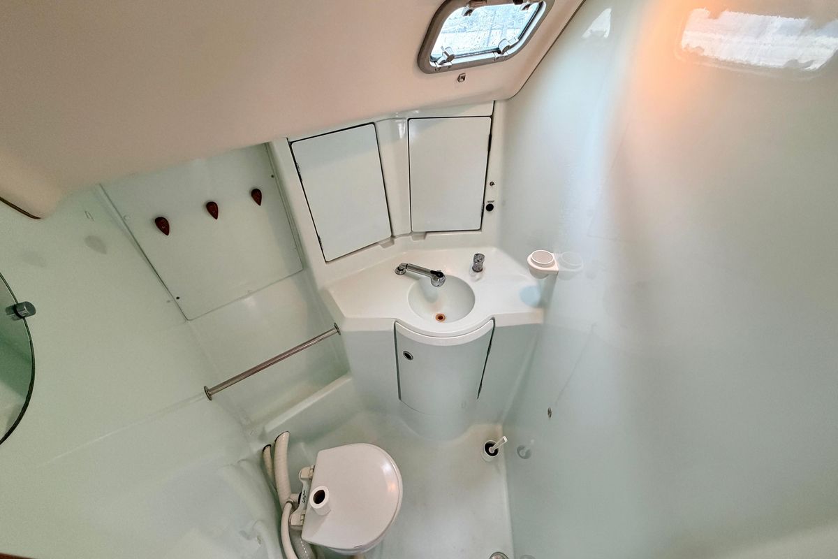 1993 Beneteau Oceanis 351 for sale in Gruissan, Aude, France 34 ft