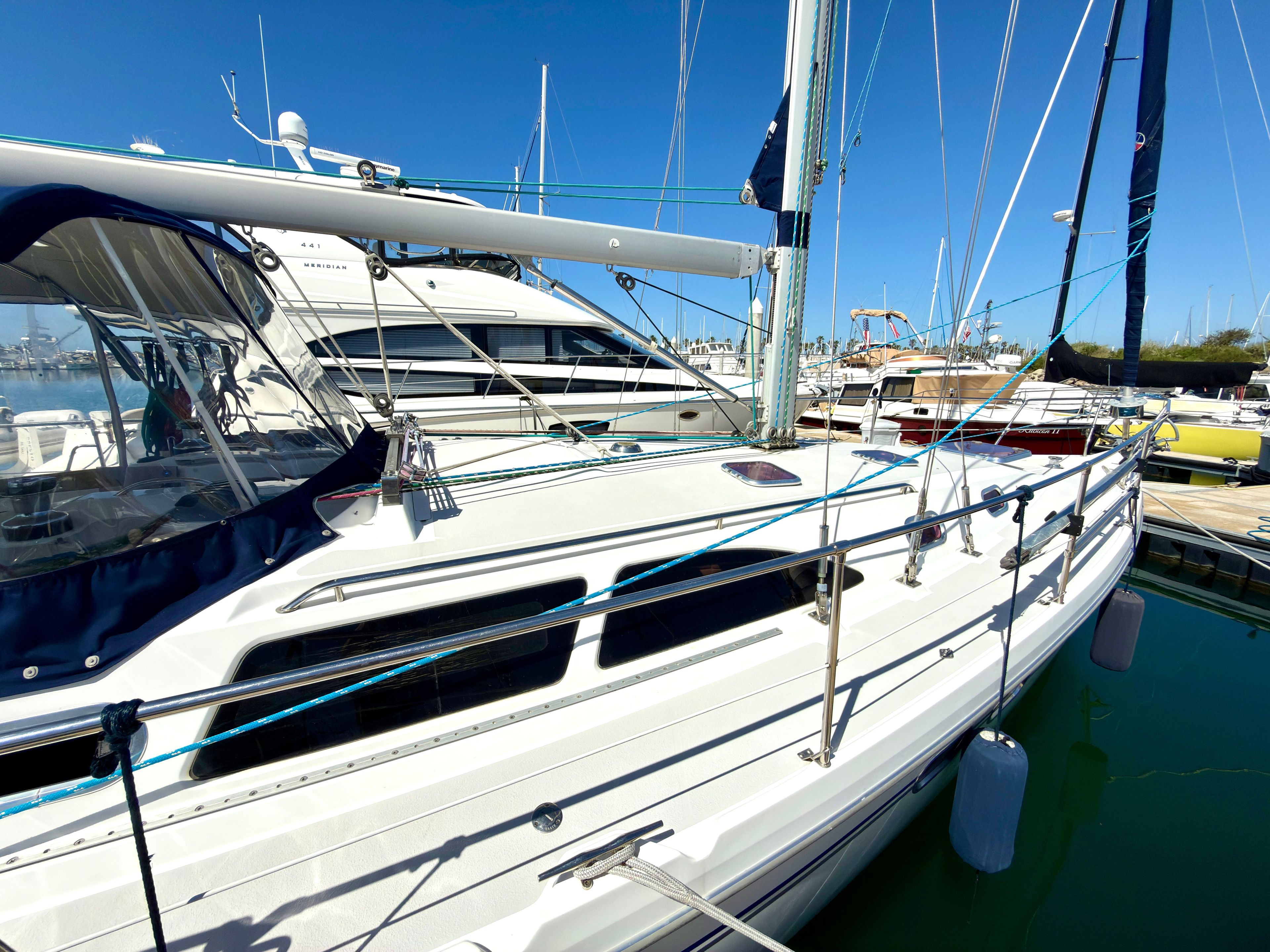 2005 Catalina 387