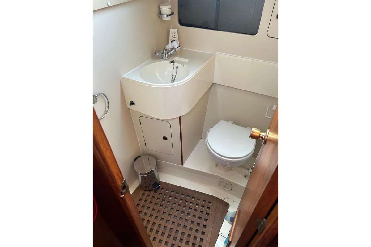 1989 Moody 346 for sale in Plymouth, Devon, United Kingdom 35 ft