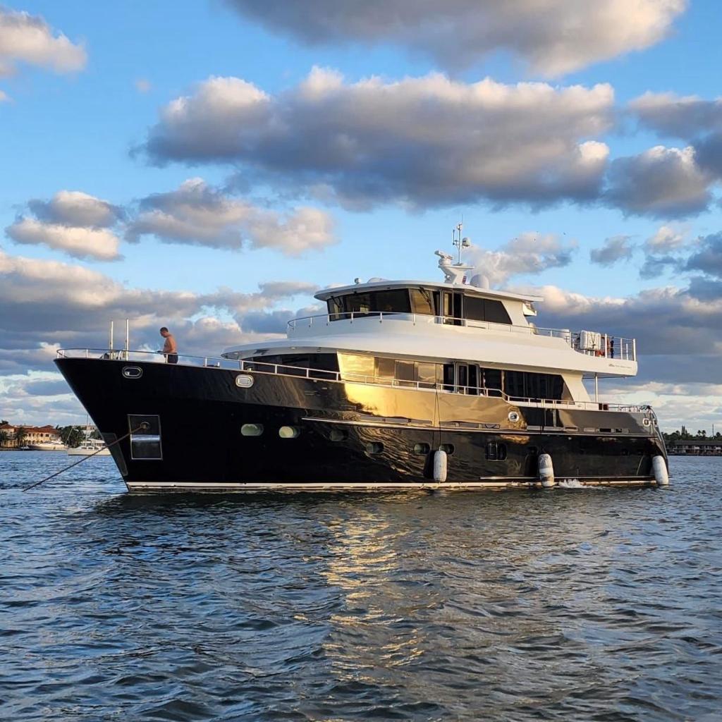2014 Fifth Ocean Yachts 24 М Displacement Explorer