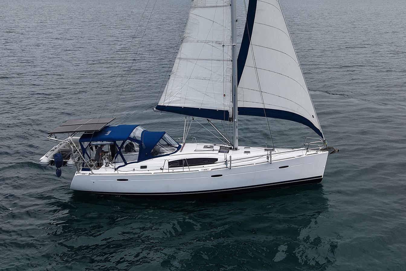 2009 Beneteau Oceanis 43 for sale in Gulf Harbour, New Zealand