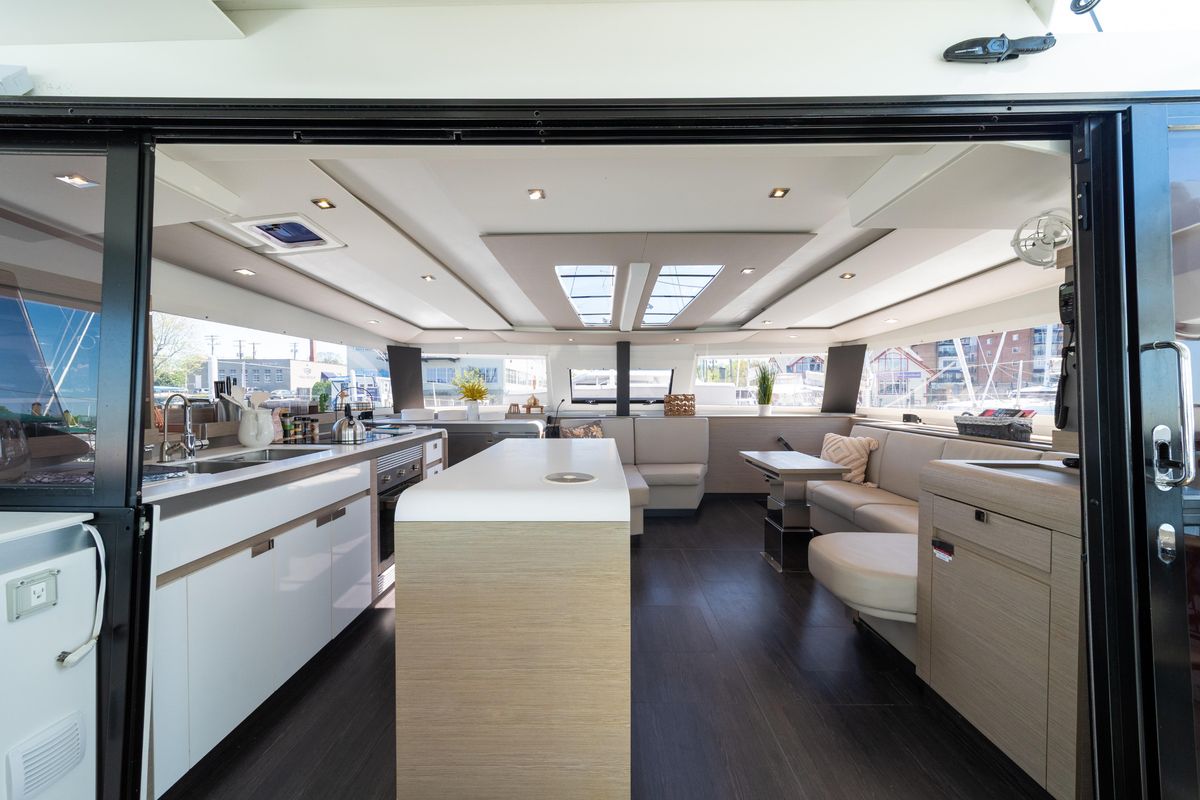 2022 Fountaine Pajot Aura 51