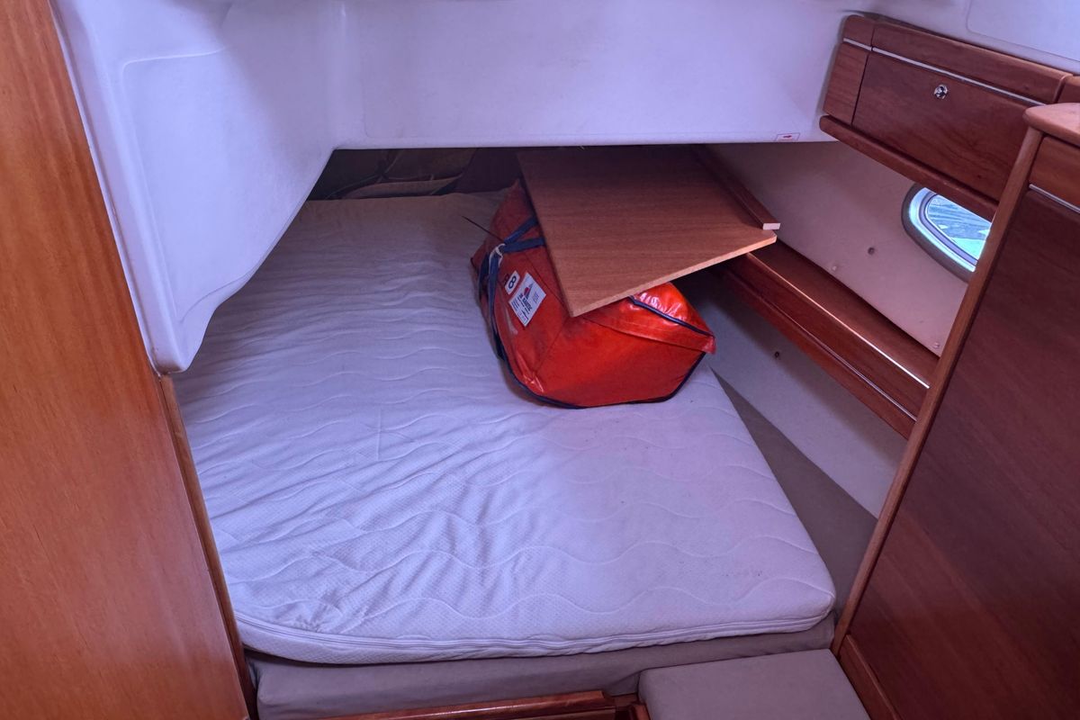 2005 Bavaria Cruiser 39