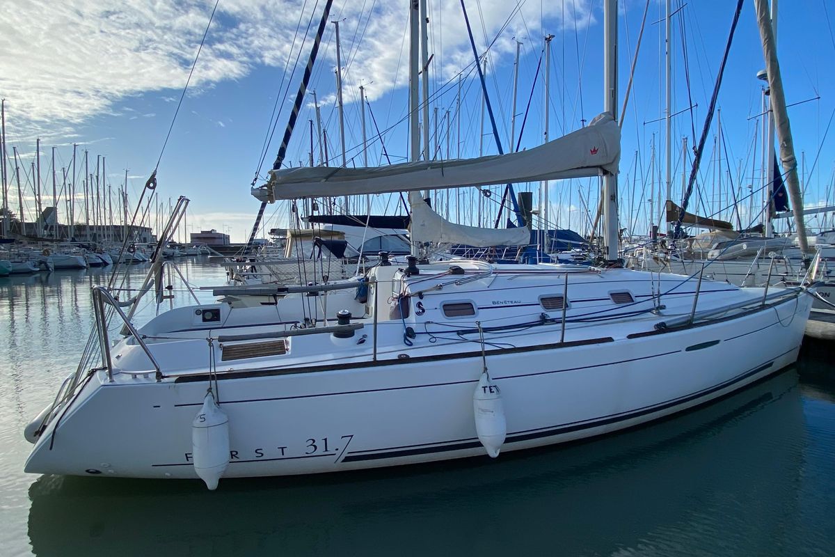 2007 Beneteau First 31.7 for sale in La Rochelle, Charente-Maritime, France 32 ft