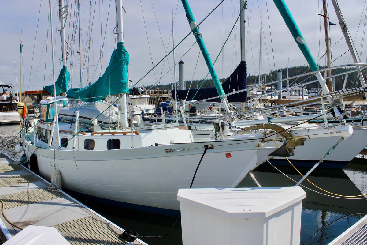 1975 Downeast 38