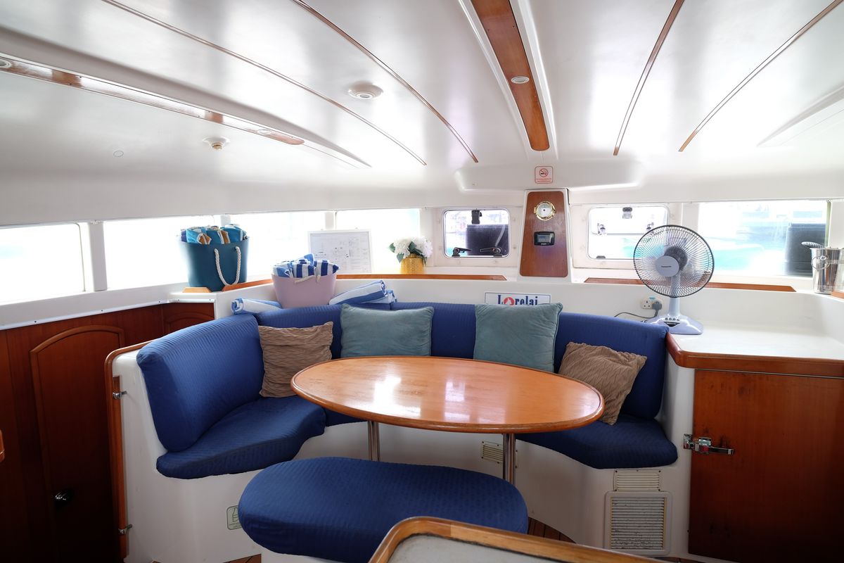 2003 Lagoon 380