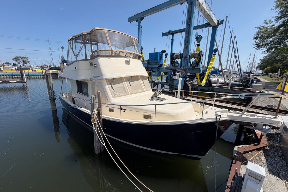 2006 Mainship 34 Trawler