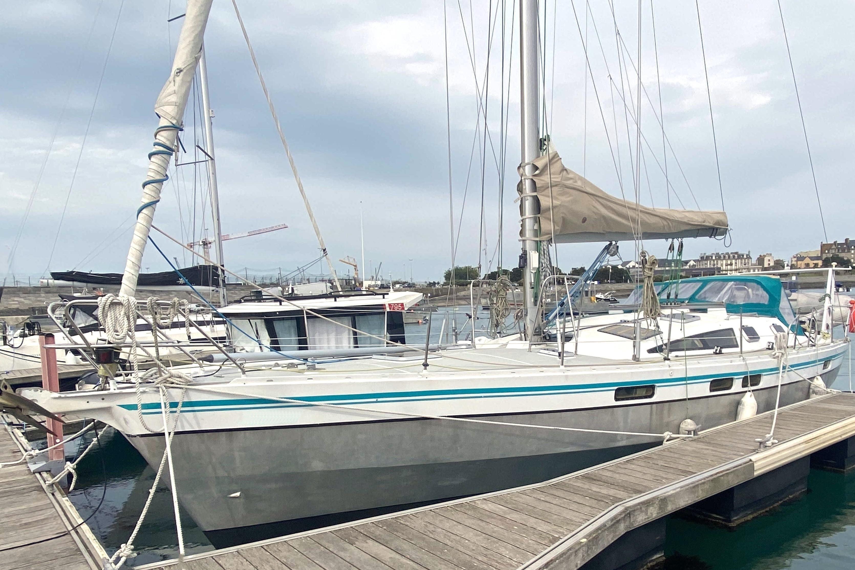 2002 Alubat OVNI 435 for sale in Saint-Malo, Ille-et-Vilaine, France 42 ft