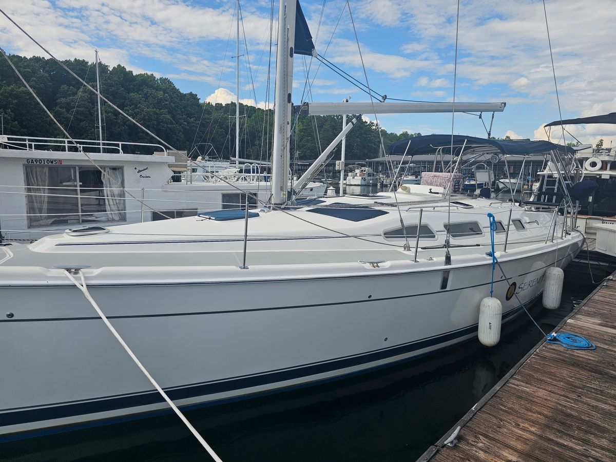 2007 Hunter 41 Aft Cockpit
