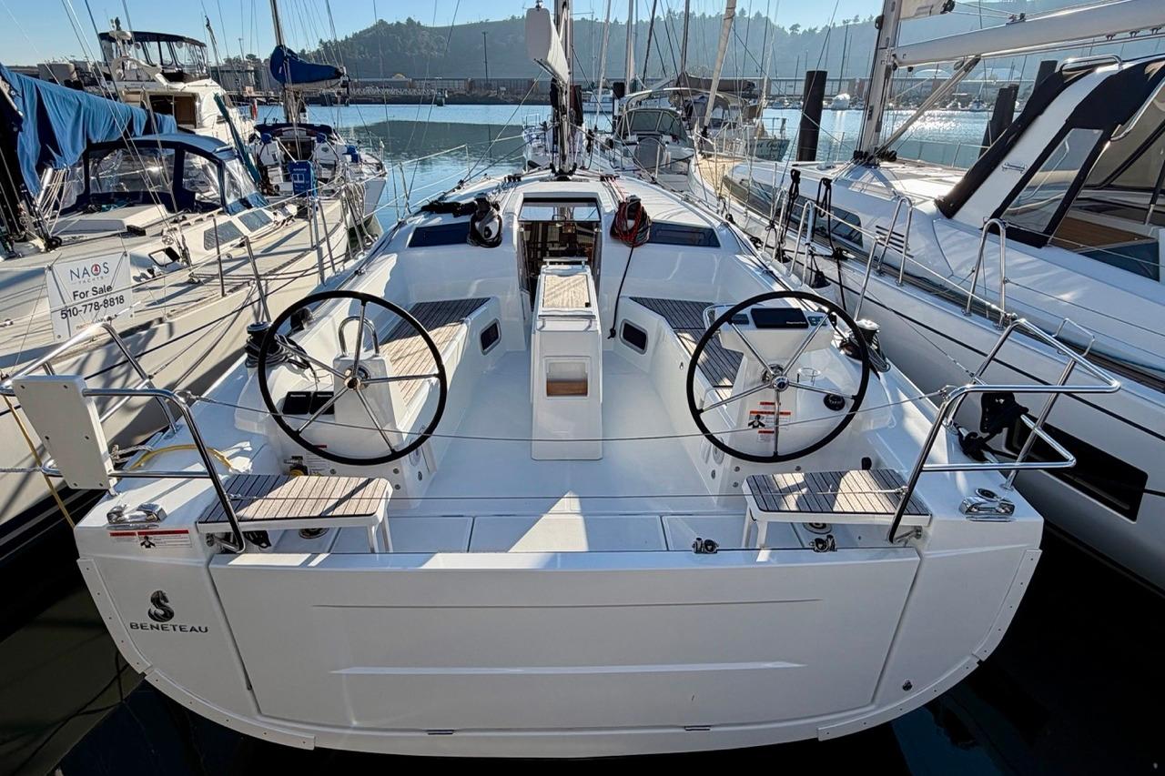 2025 Beneteau Oceanis 37.1