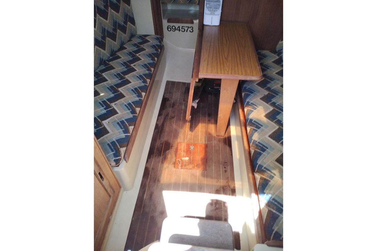 1982 Ericson 25+