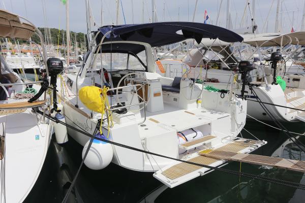 2016 Beneteau Oceanis 38 Boats