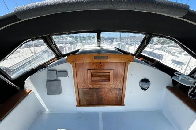 1982 Aloha 8.5