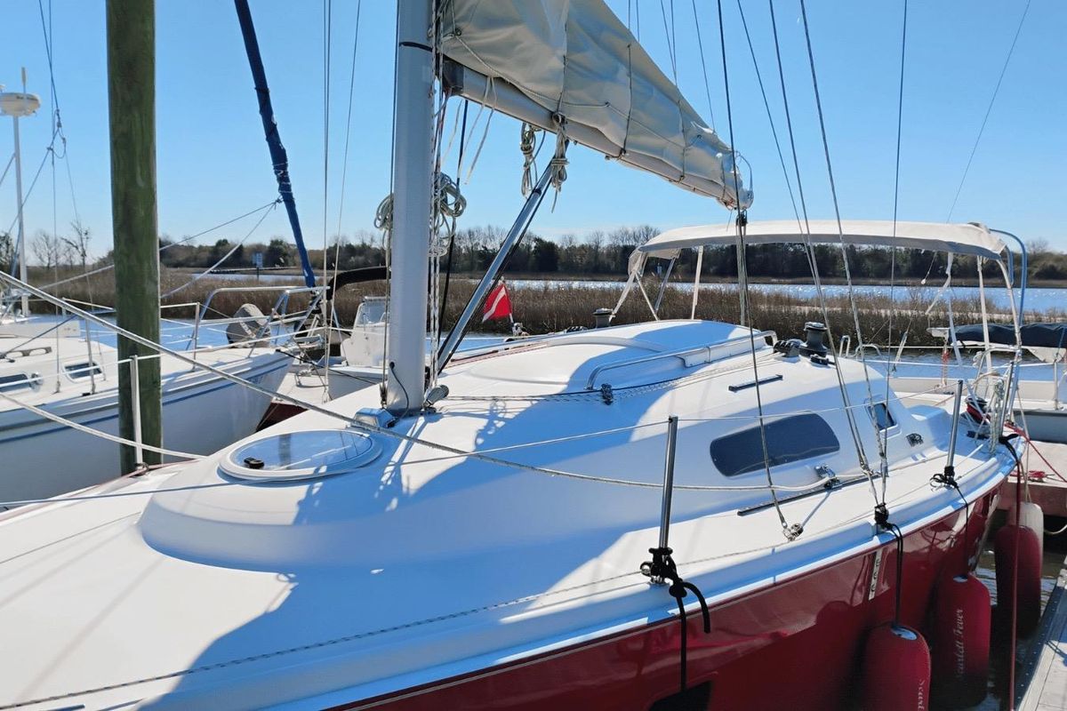 2006 Hunter 27
