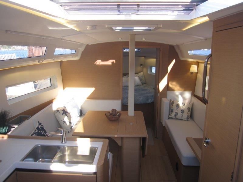 2025 Jeanneau Sun Odyssey 380
