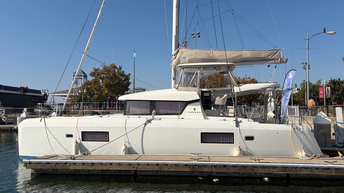 2021 Lagoon 42