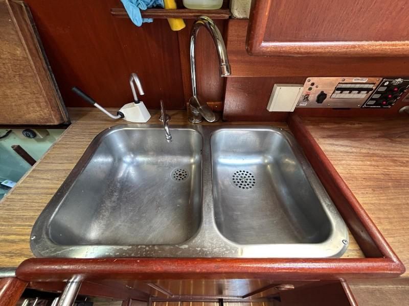1981 Hallberg-Rassy 42 for sale in Italy, Cuneo, Italy