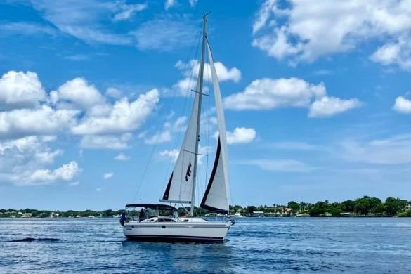 2011 Catalina 355 for sale in Stuart, Florida